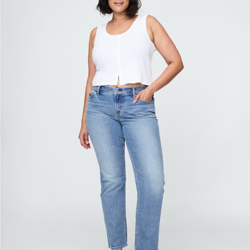 GAP Women's Low Rise 90’s Straight Jeans